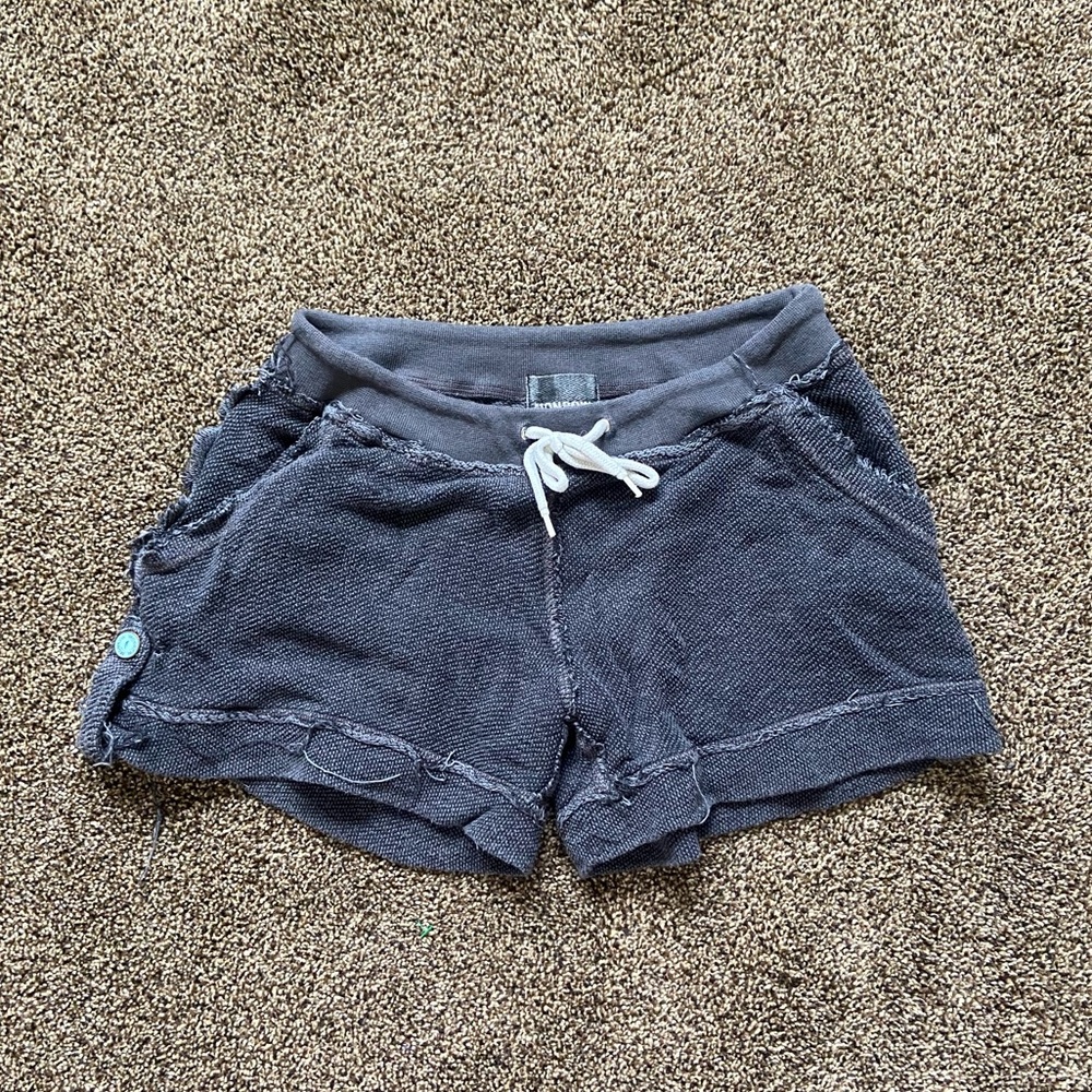 Monrow Shorts Size Medium Dark Grey